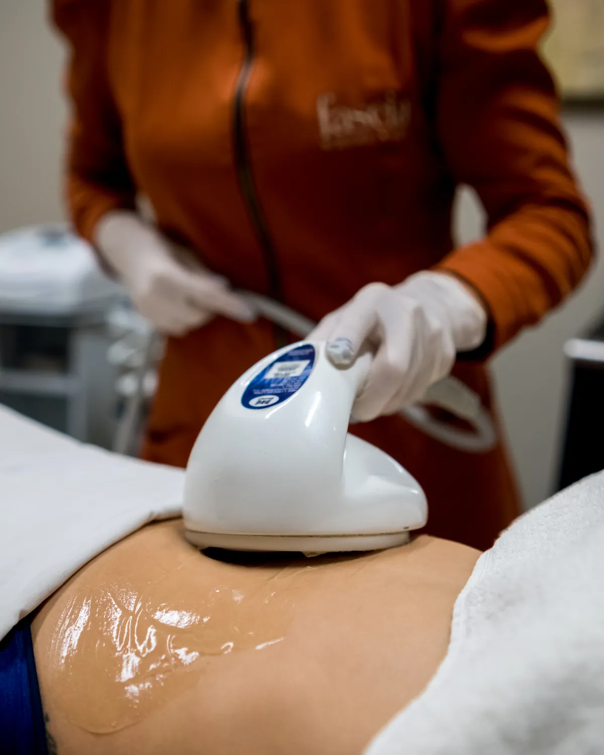 Protocolo corporal com tecnologia no Fascia